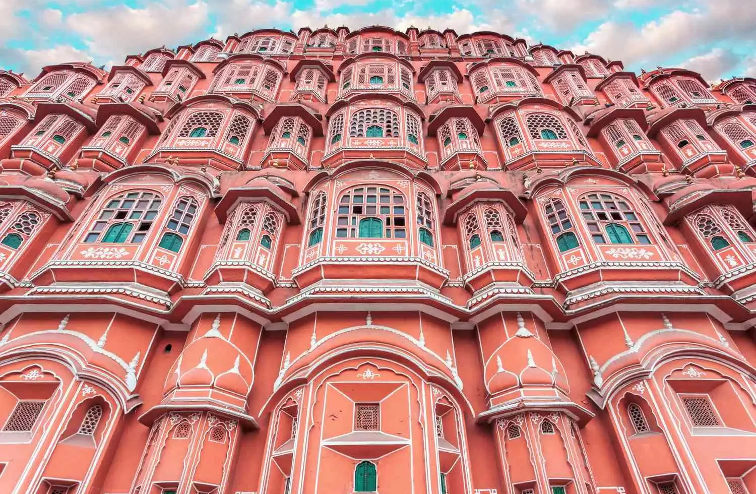 palace-of-winds-in-jaipur--india-1079569482-9e23894f8fcd49d9ac71c18100fb6826